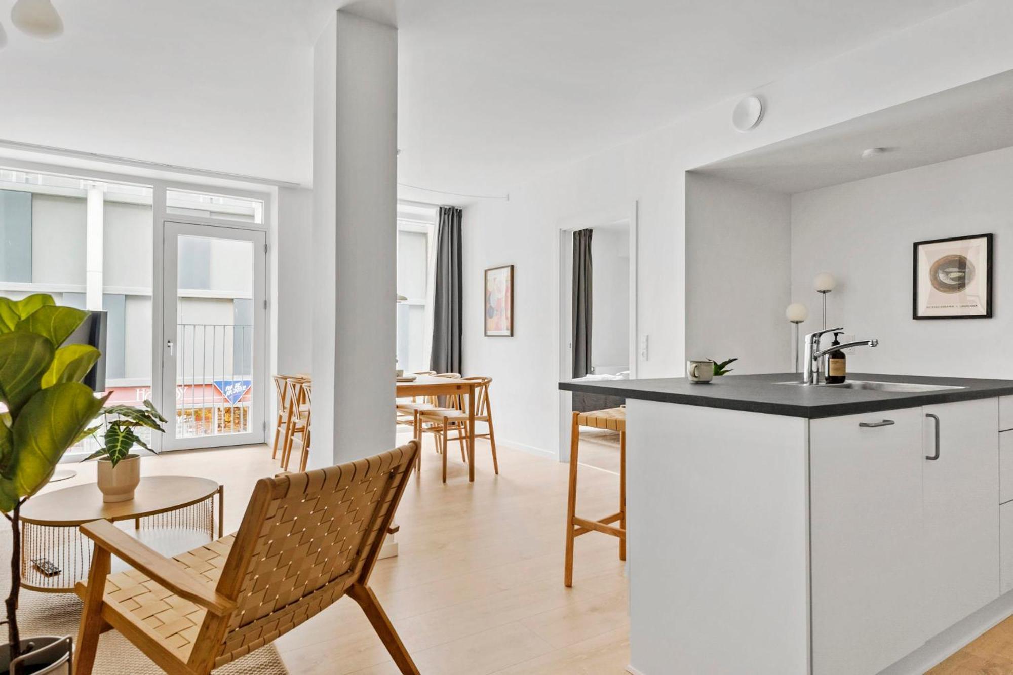 Inner Apartment *