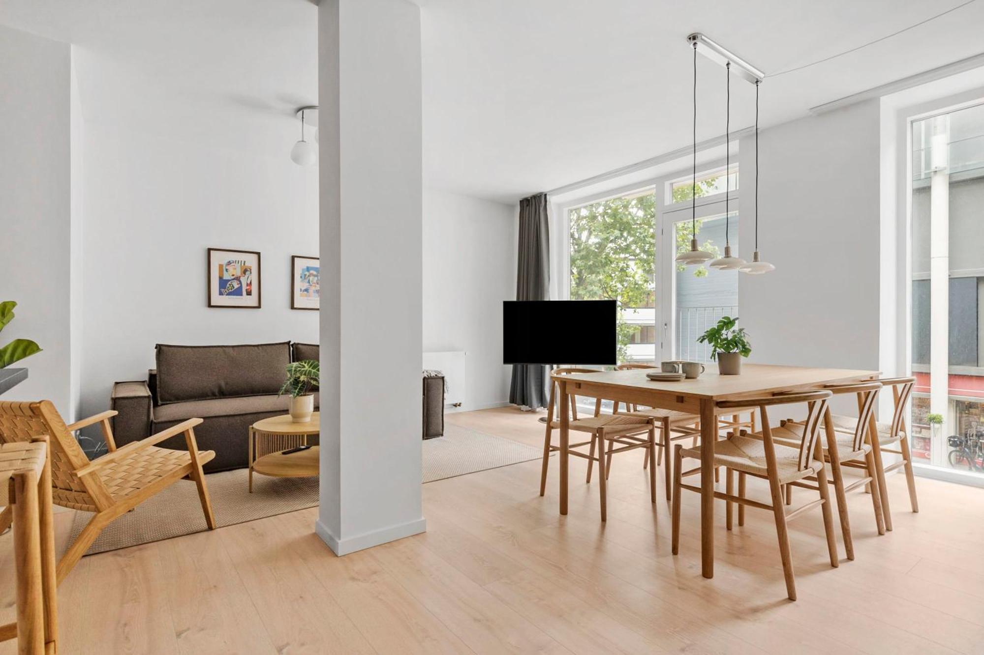Inner Apartment *
